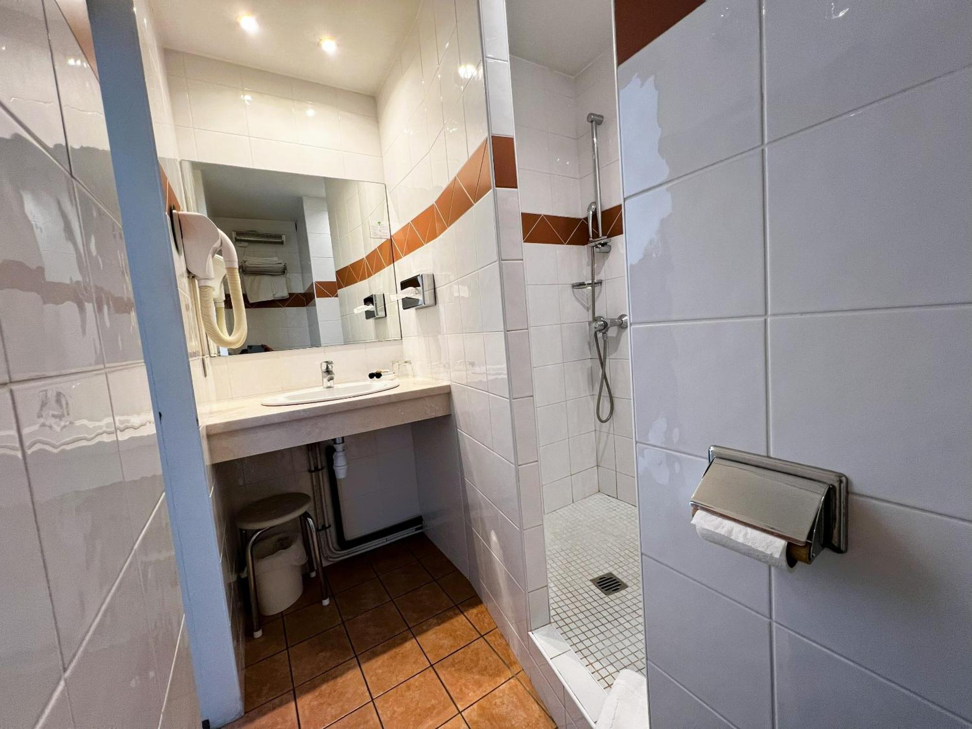 Hotel Les Nevons LʼIsle-sur-la-Sorgue Pokój zdjęcie