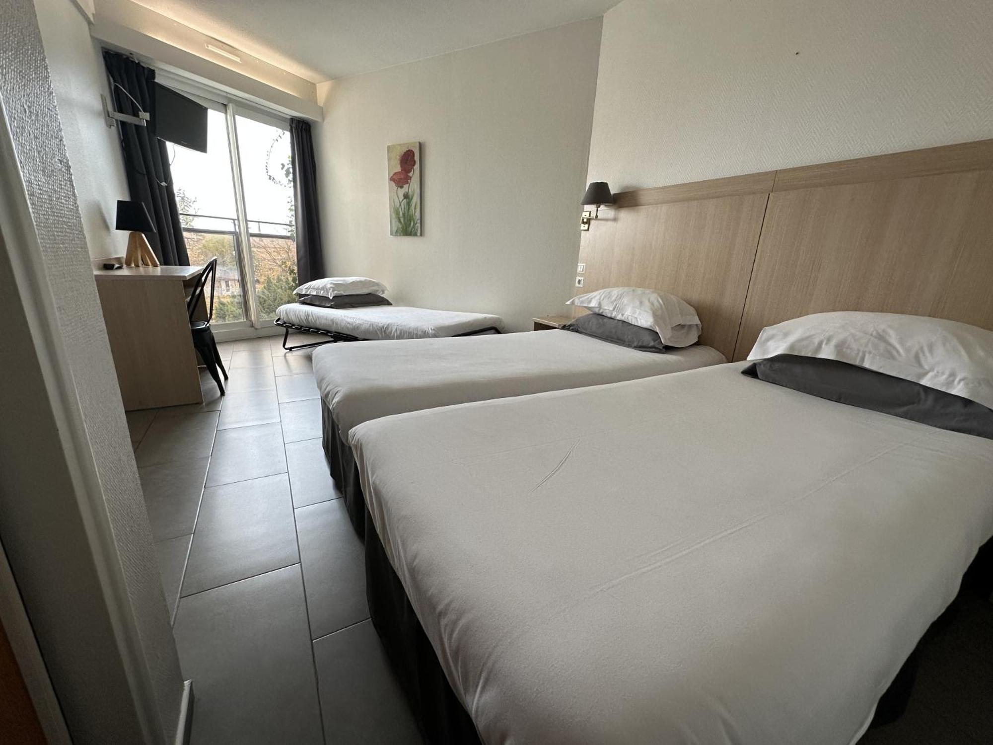 Hotel Les Nevons LʼIsle-sur-la-Sorgue Pokój zdjęcie